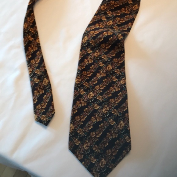 Metropolitan Museum of Art tie - Picture 4 of 4